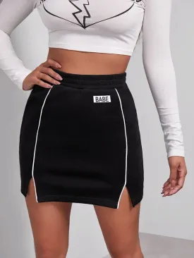 M-Slit Hem Contrast Piping Letter Graphic Mini Skirt